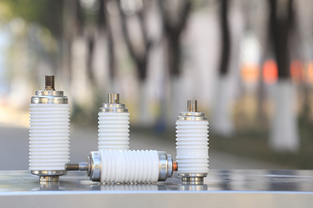 真空開關(guān)管接觸點(diǎn)選什么材質(zhì)好？一般為銅合金！